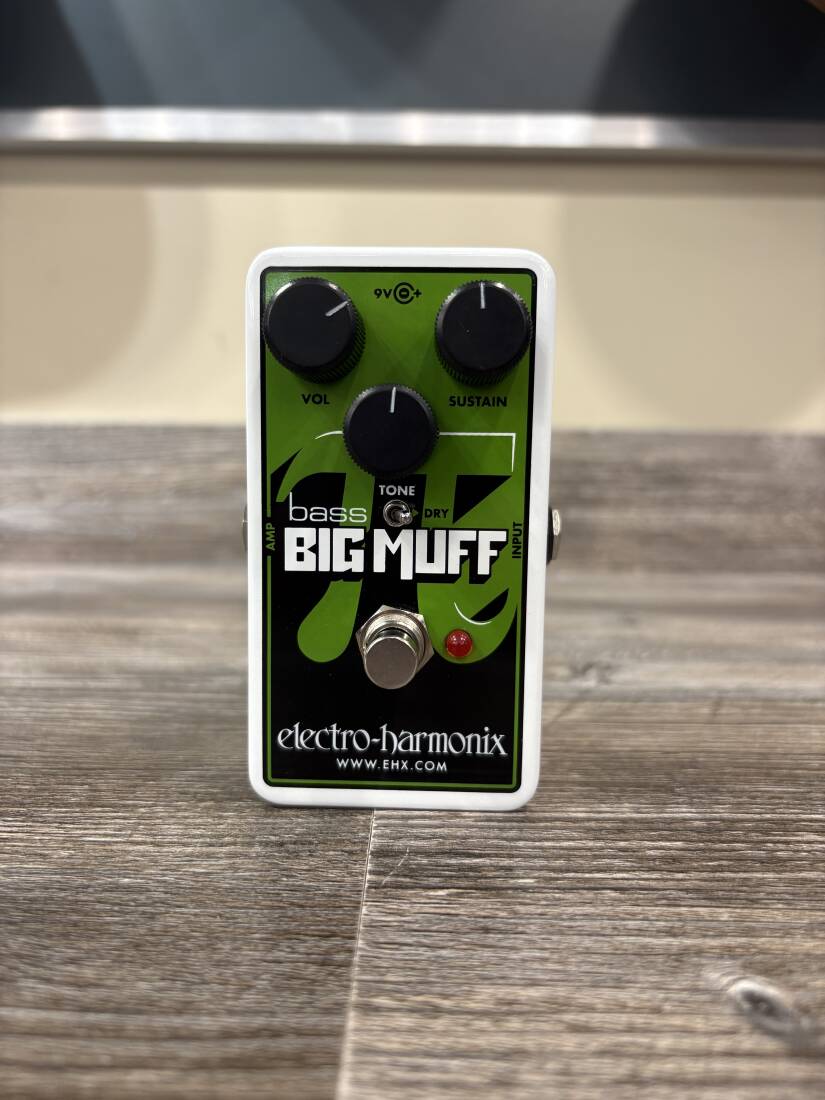 Electro-Harmonix - Nano Bass Big Muff Pi Fuzz / Distortion / Sustainer