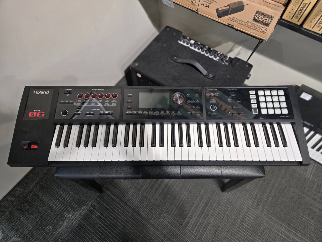 Gear Hunter | Roland - FA-06