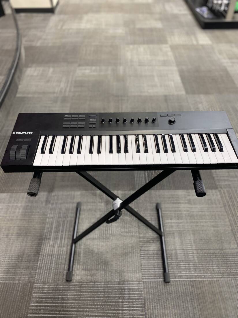 Gear Hunter | Native Instruments - KONTROL A49