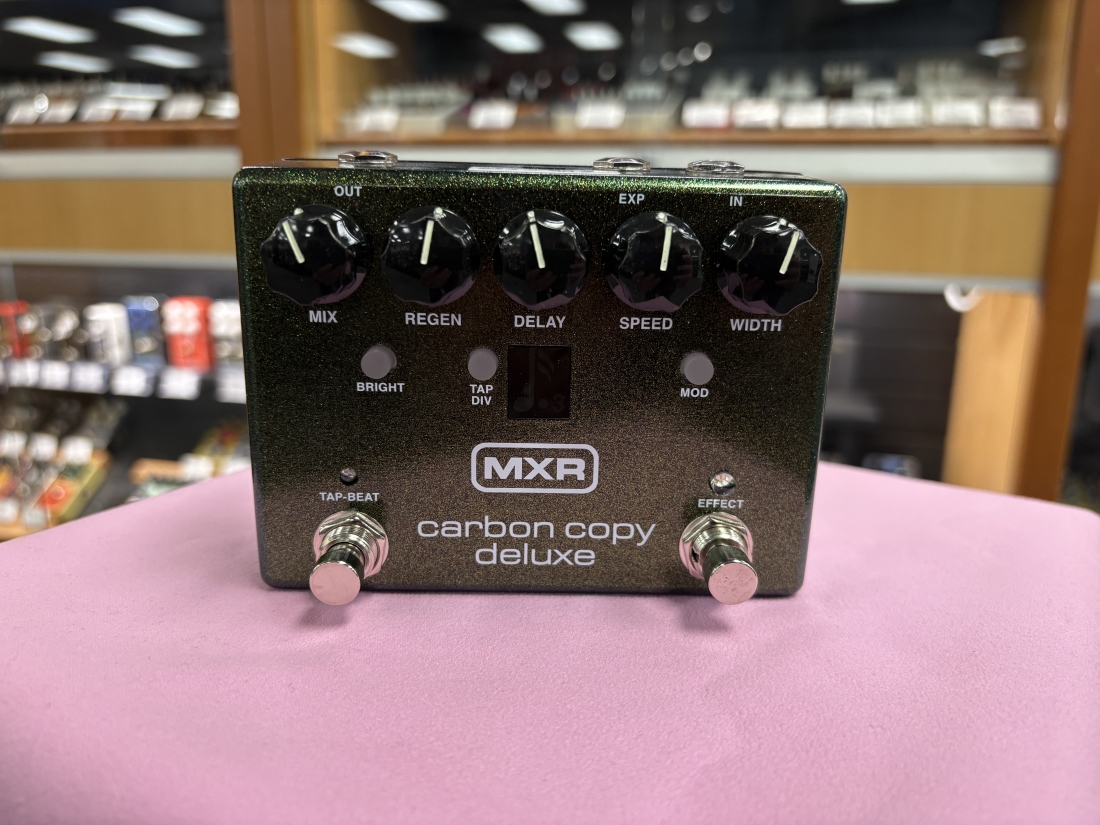 Gear Hunter | MXR - Carbon Copy Deluxe