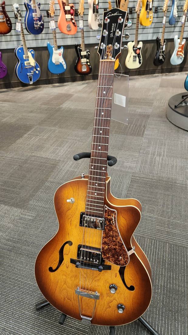 Godin 5th avenue KingpinⅡ cw 5TH AVENUE CW KINGPIN II COGNAC BURST | Tom Lee Music