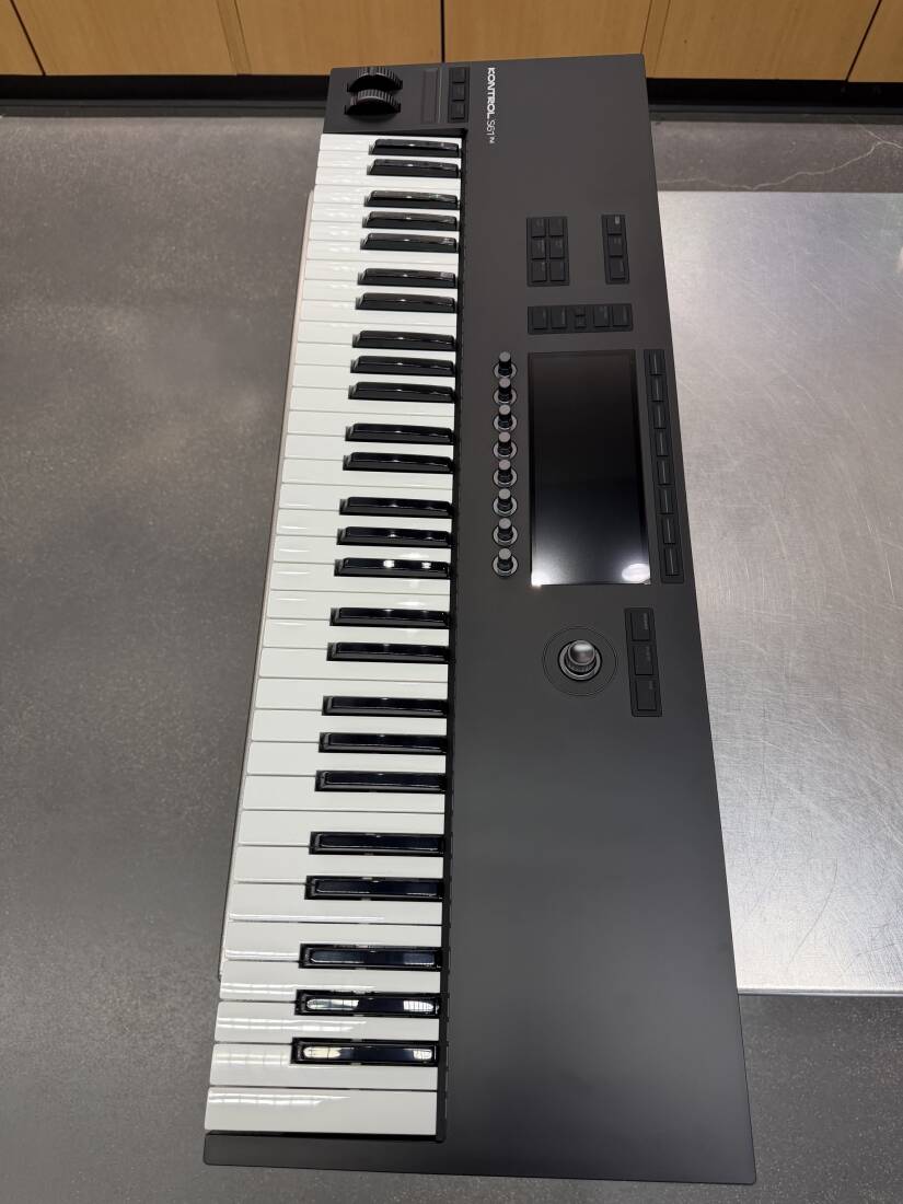 Gear Hunter | Native Instruments - KONTROL S61 MK3