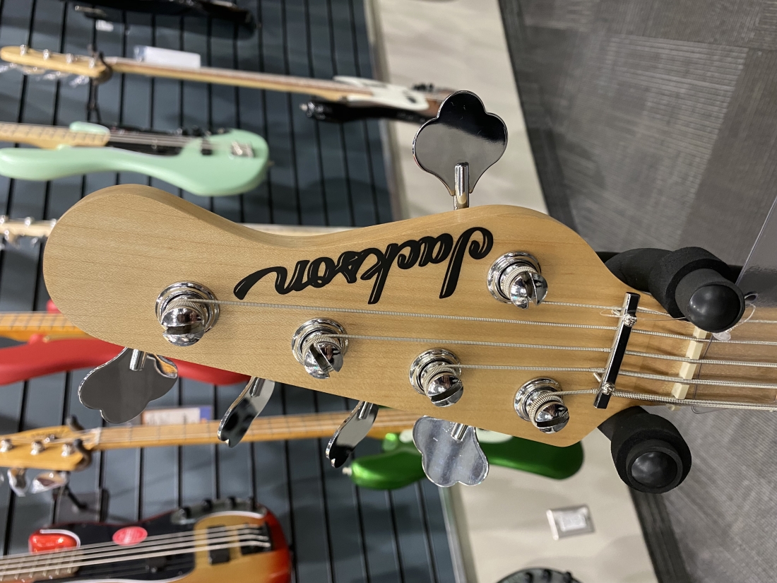 Gear Hunter Jackson Guitars CBX DAVID ELLEFSON V SNOW WHITE