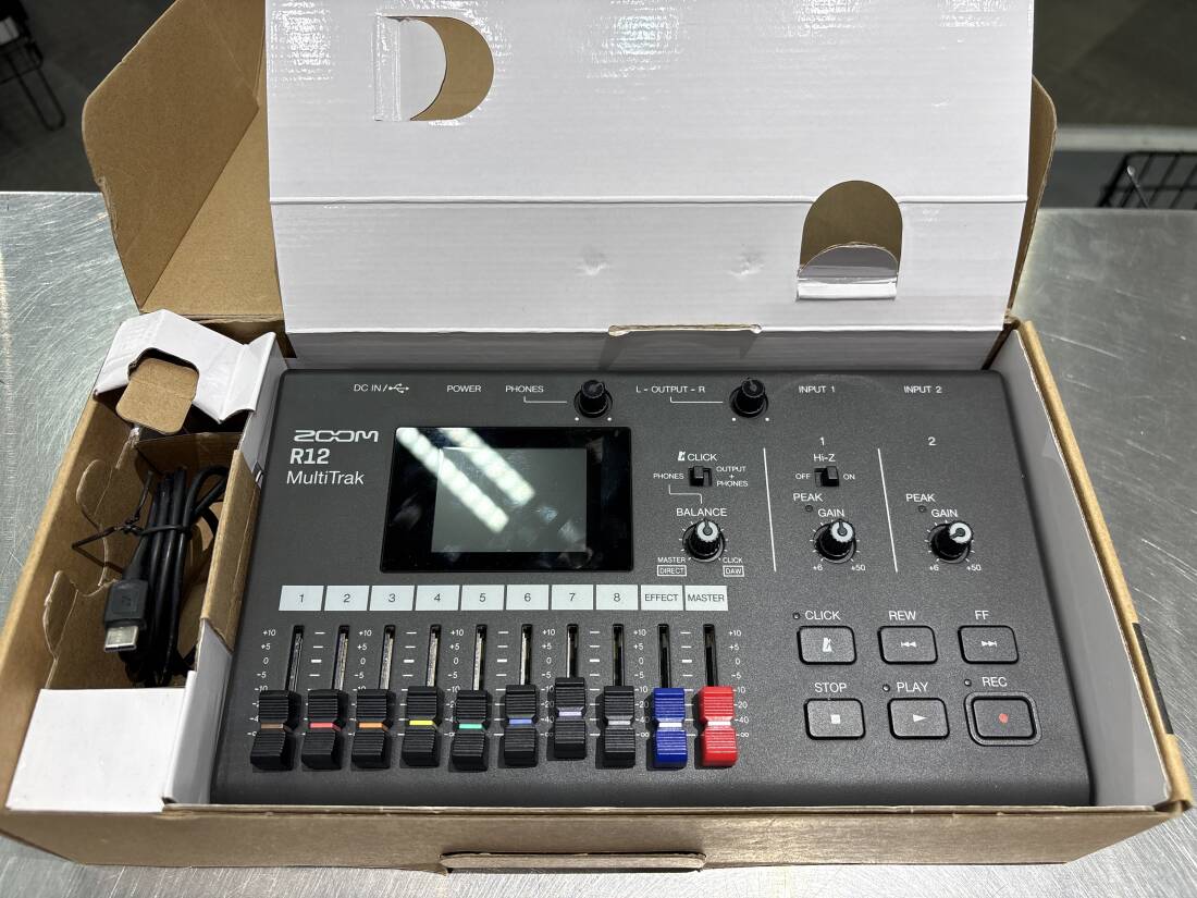 Gear Hunter | Zoom - R12 ZOOM