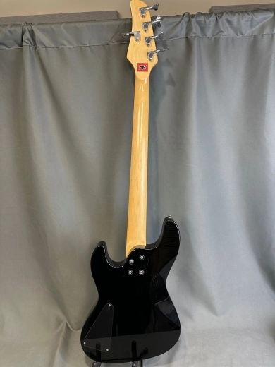 HAMER CRUISE 5-STRING BASS 2