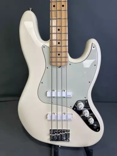 FENDER AM PRO J-BASS MN OWT W/CS with MODS 2