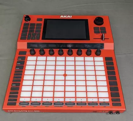 Akai - FORCE-AKAI