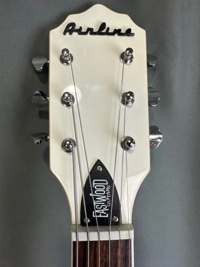 EASTWOOD AIRLINE TUXEDO SUNBURST 2
