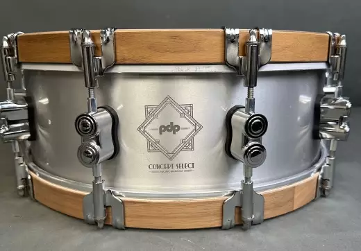 PACIFIC DRUMS Concept Select 6.5x14'' Snare - 3mm Aluminum with Walnut Wood Hoops