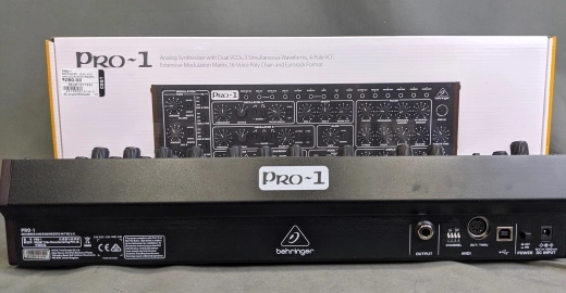 Behringer - PRO-1 2