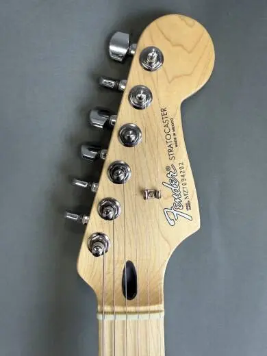 Fender Standard Stratocaster Mexi Maple Fingerboard, Arctic White 2