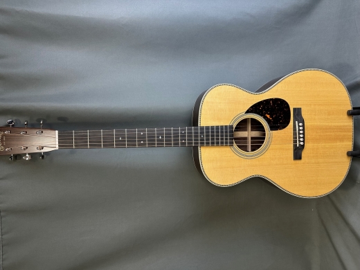 Martin Guitars - OM-28E V18