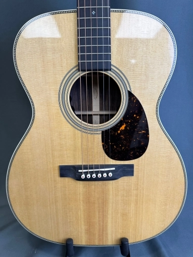 Martin Guitars - OM-28E V18 2