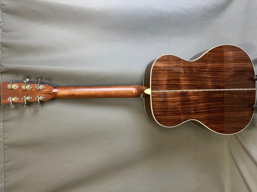 Martin Guitars - OM-28E V18 4