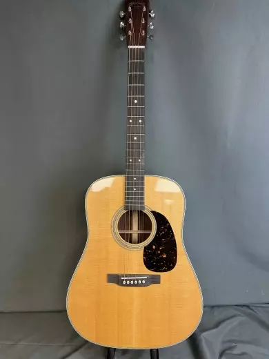 Store Special Product - Martin Guitars - D-28 2017