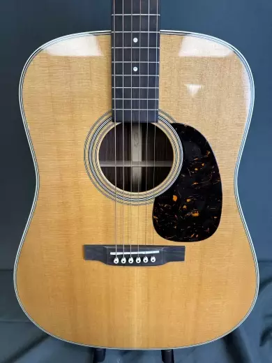 Store Special Product - Martin Guitars - D-28 2017