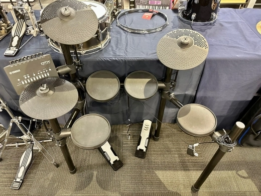 Yamaha DTX402K Electronic Drumset