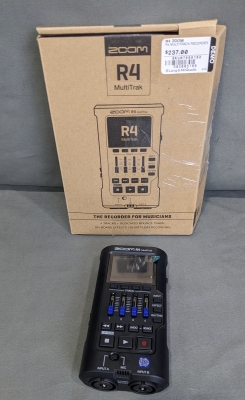 Zoom - R4 ZOOM