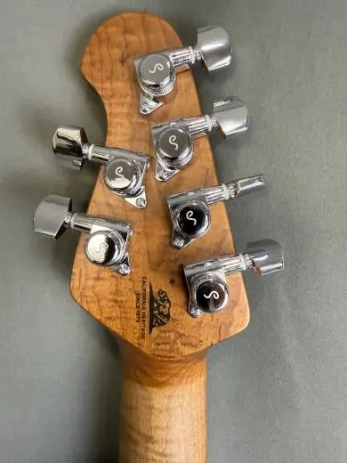 Ernie Ball Music Man - 812-TAB-R1-00 2