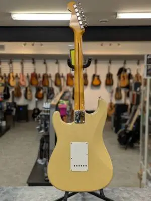 Fender - 011-0232-807 2