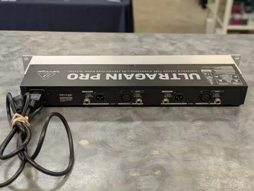 Behringer - MIC2200 V2 2