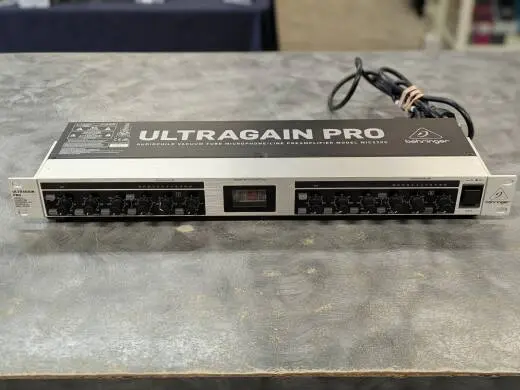 Behringer - MIC2200 V2