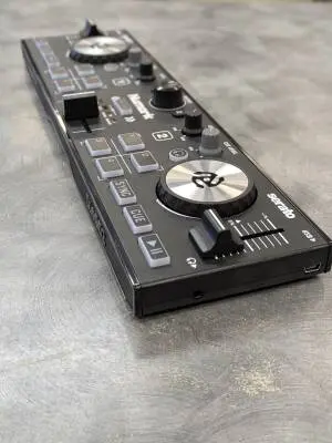 Numark - DJ2GO2 TOUCH