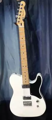 Fender - CARBONITA