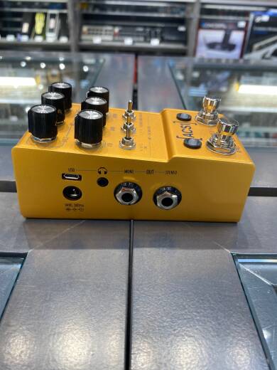 Walrus Audio Mako Series ACS1 Amp + Cab Simulator Pedal