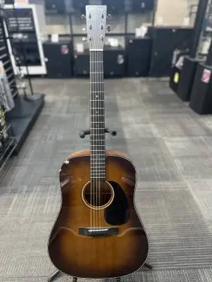 Martin Guitars - D-18 AMBER V18