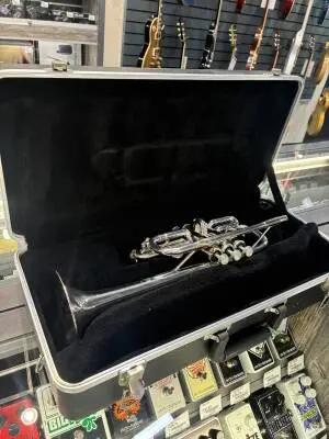 Yamaha YTR‑751 D Professional Trumpet � Silver Plate 2
