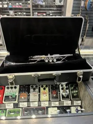 Yamaha YTR‑751 D Professional Trumpet � Silver Plate 2