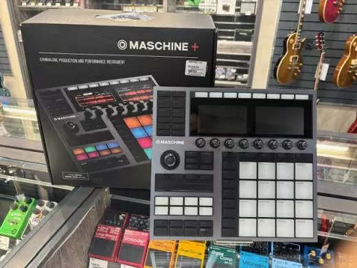 Native Instruments - MASCHINE PLUS