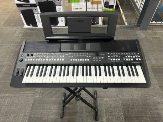 Yamaha - PSRSX600