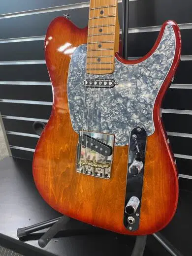 Godin Guitars - G52448 2