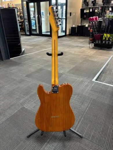 Fender - 011-3942-763 2