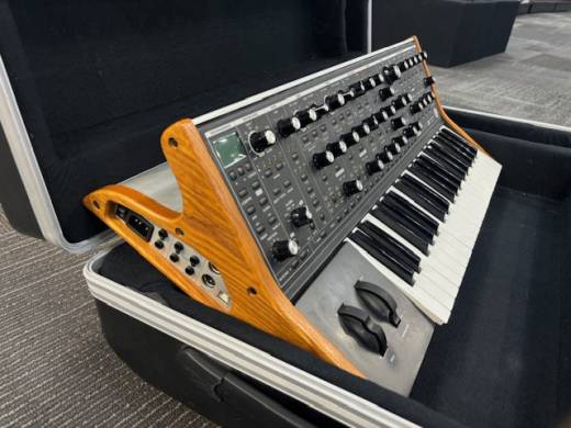 Moog Subsequent 37 - Paraphonic Analog Synthesizer | Long
