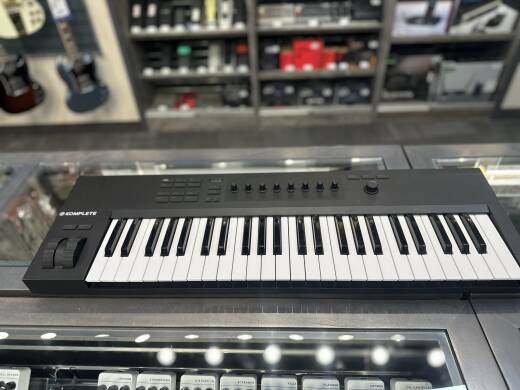 Native Instruments Komplete Kontrol A49 - 49-Note Controller Keyboard