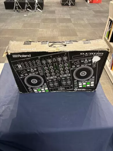 Roland - DJ-707M 4