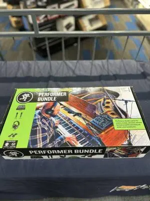 Mackie - PERFORMER BNDLE