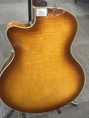 Godin Guitars - G35700 2