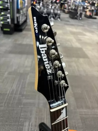 Ibanez - GRGM21BKNL + BOSS GK-3 2