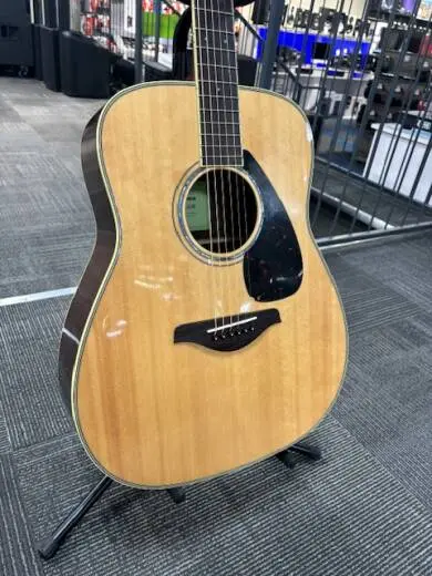 Yamaha - FG830