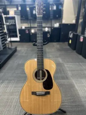 Martin Guitars - 00-28 MD