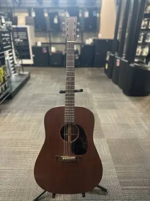 Martin Guitars - D-15M