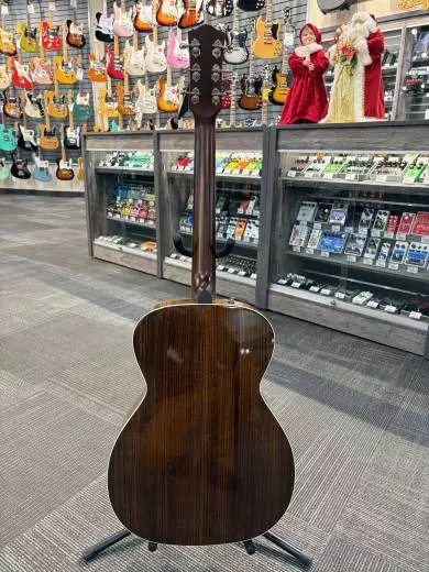 Godin Guitars - G48397 2