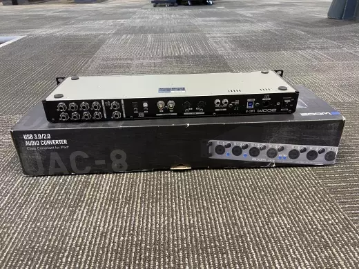 Zoom - UAC-8 2