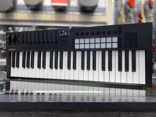 Novation - LAUNCHKEY49 MK4