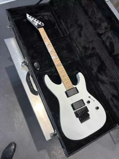 ESP LTD M-1000M SNOW WHITE 2