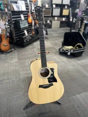 Taylor Guitars - 110CE V3